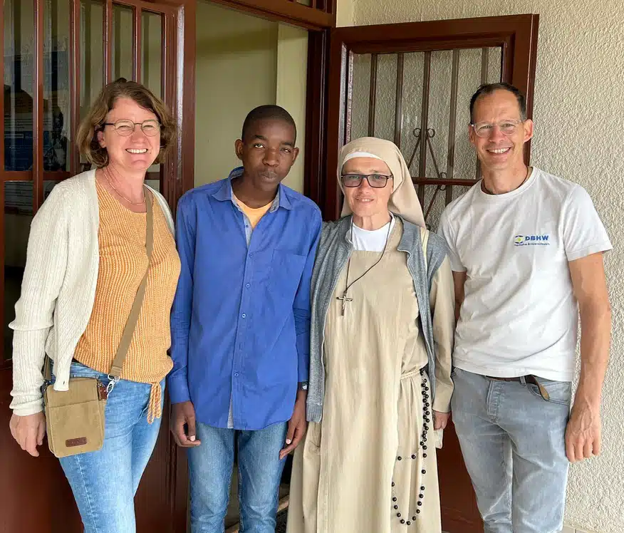 Besuch Educational Institute for Blind Children (EIBC) in Kibeho. Gruppenfoto mit Jean de Dieu Niyonzima